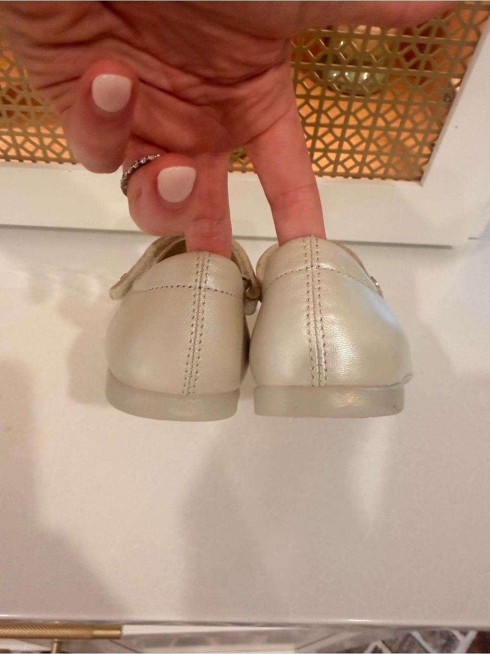 Naturino Girls Cream Leather Mary Jane Shoes! Cream/ pearl! Size 29/ 12 - Picture 4 of 5